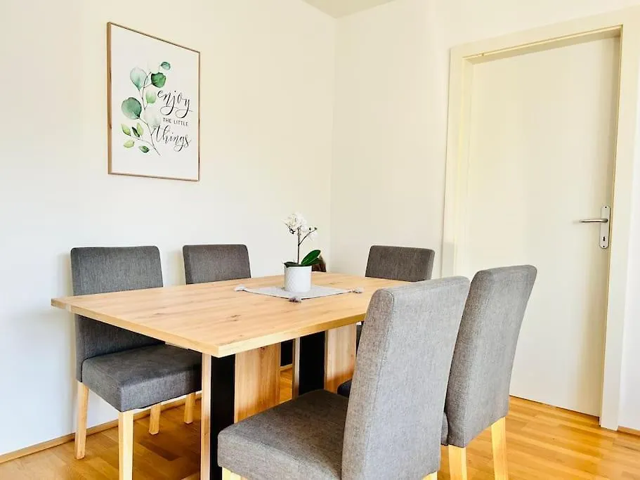 Modern & Spacious Apartment - Free Parking Bécs
