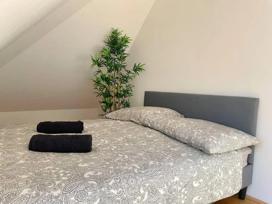Modern & Spacious Apartment - Free Parking Bécs