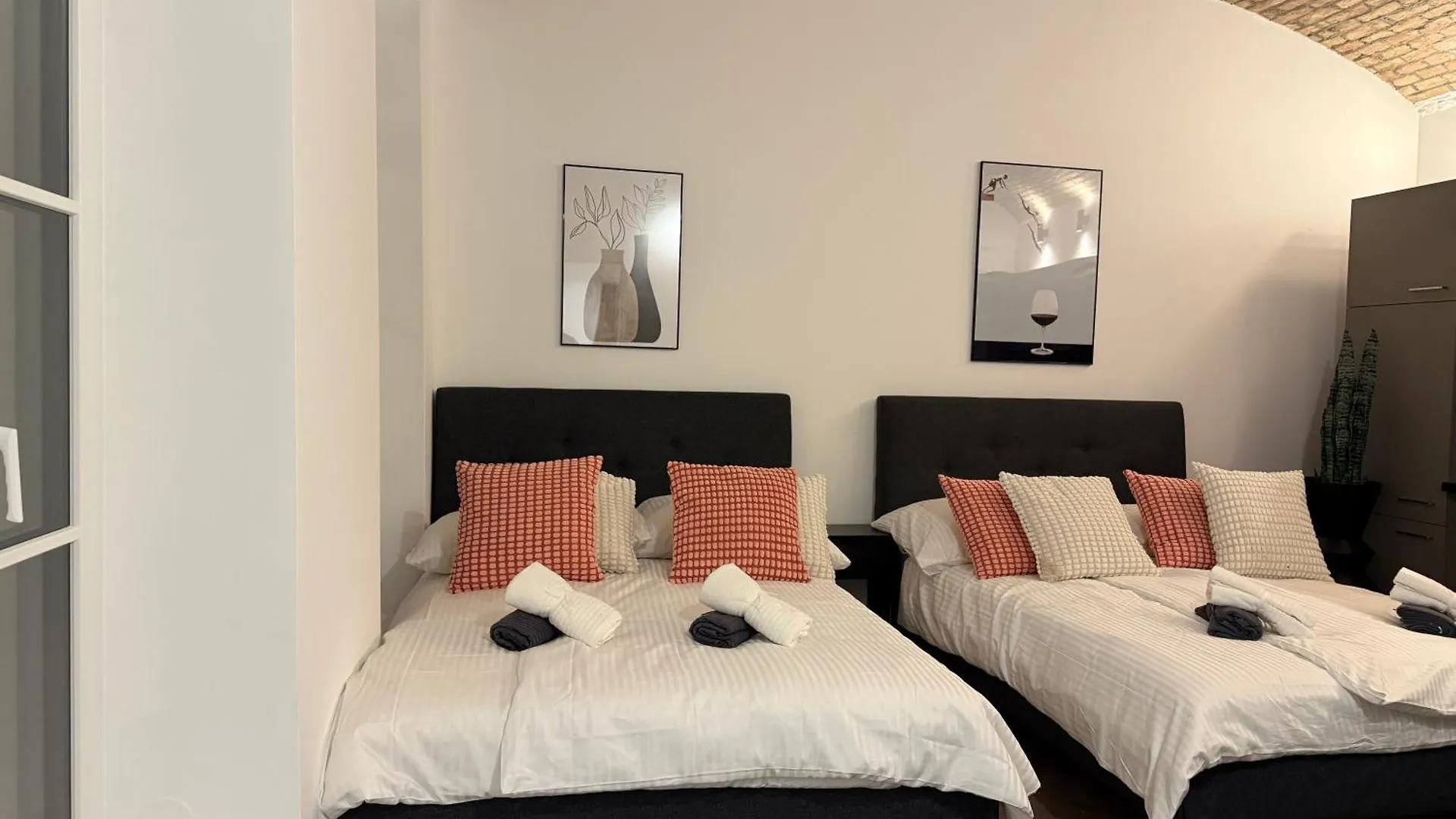 Renovated Premium Central Apartment Bécs